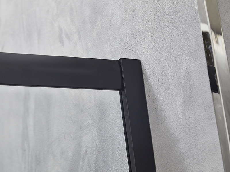 SE liukuva suihkukaappi, kirkas karkaistu lasi, musta alumiiniprofiili, kaksireikäinen kahva, ilman alustaa SE liukuva suihkukaappi, kirkas karkaistu lasi, musta alumiiniprofiili, kaksireikäinen kahva, ilman alustaa