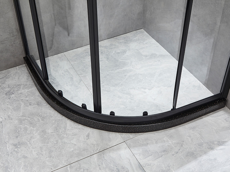 SE liukuva suihkukaappi, kirkas karkaistu lasi, musta alumiiniprofiili, kaksireikäinen kahva, ilman alustaa SE liukuva suihkukaappi, kirkas karkaistu lasi, musta alumiiniprofiili, kaksireikäinen kahva, ilman alustaa