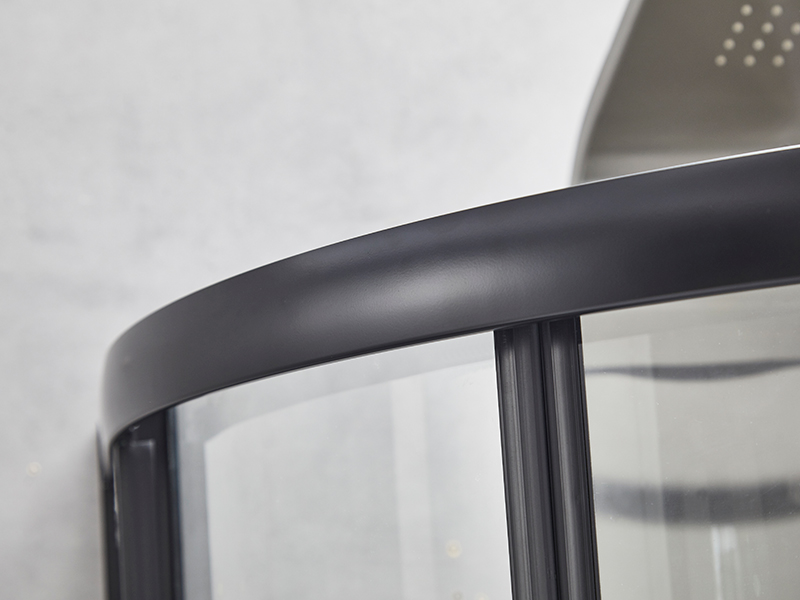 SE liukuva suihkukaappi, kirkas karkaistu lasi, musta alumiiniprofiili, kaksireikäinen kahva, ilman alustaa SE liukuva suihkukaappi, kirkas karkaistu lasi, musta alumiiniprofiili, kaksireikäinen kahva, ilman alustaa